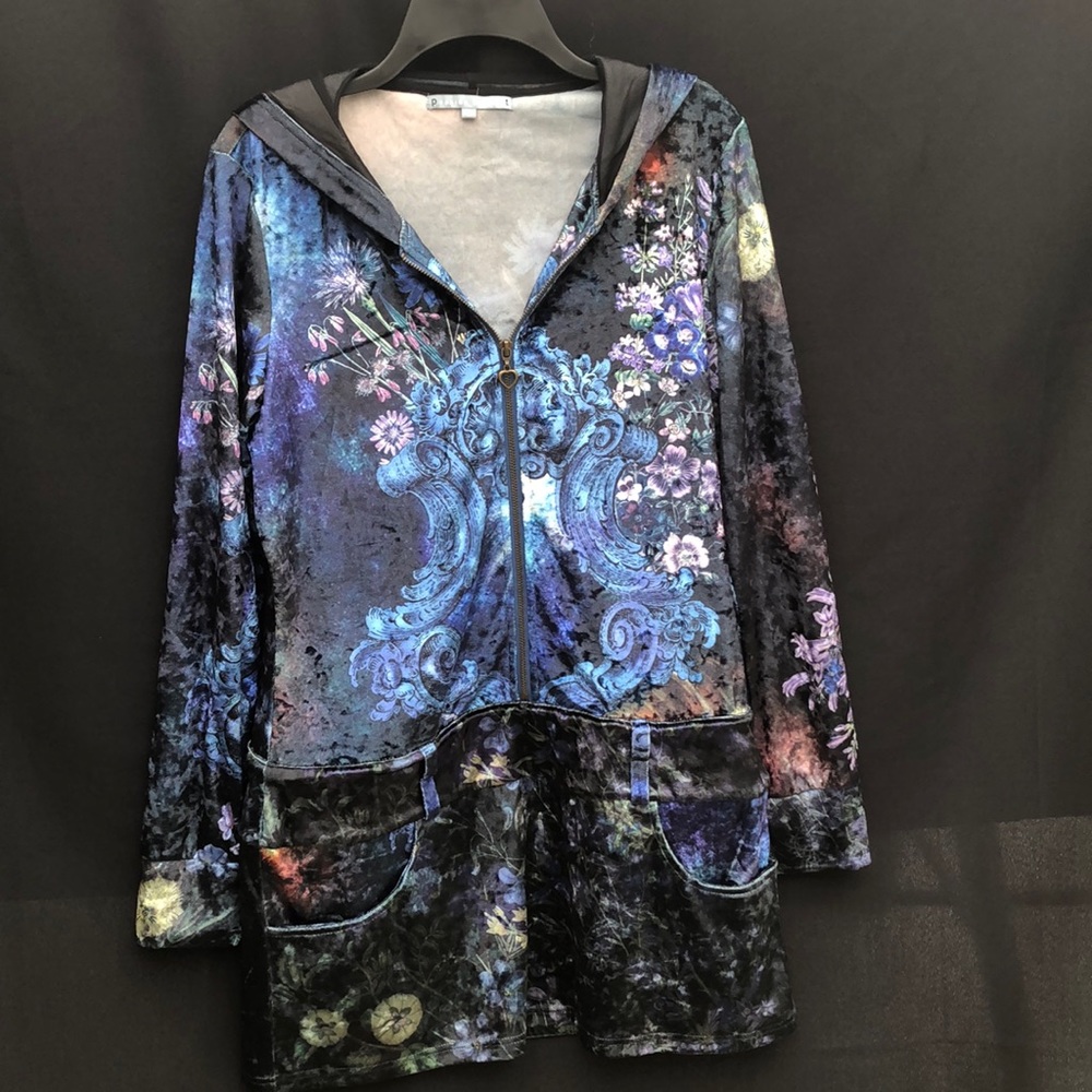 Blue long sleeve tunic with hood.
